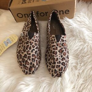 Brand new cheetah print Tomes